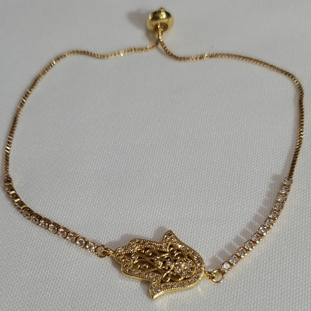 Elegant Gold Hamsa Bracelet